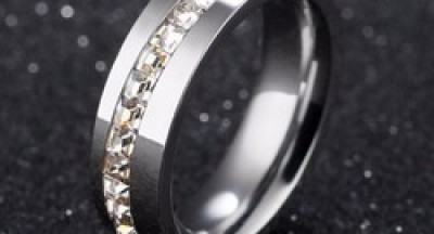 titan đính kim cương