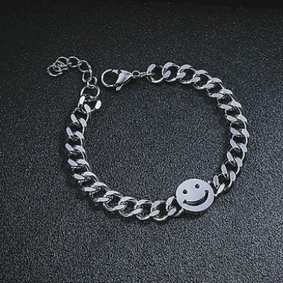 vòng tay mặt cười